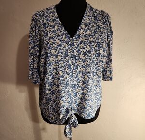 1 State Women's Blue Floral V-Neck Tie Front Blouse 2X